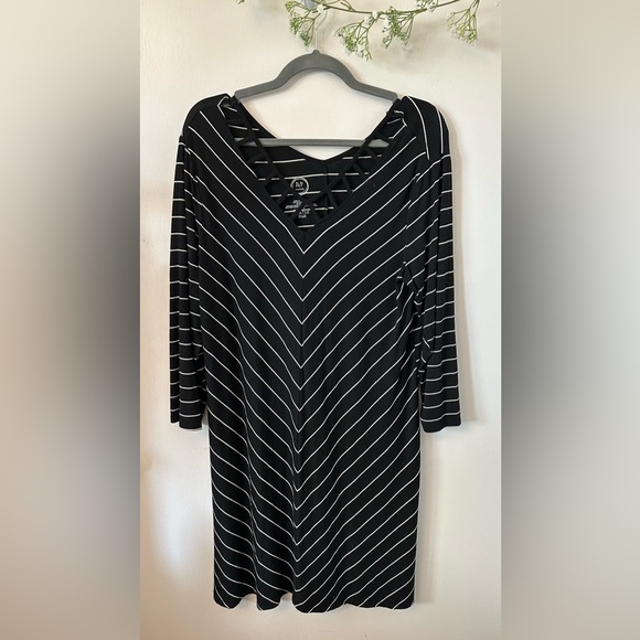 (A6)Maurices | Vneck Striped Tshirt Dress - Picture 2 of 5